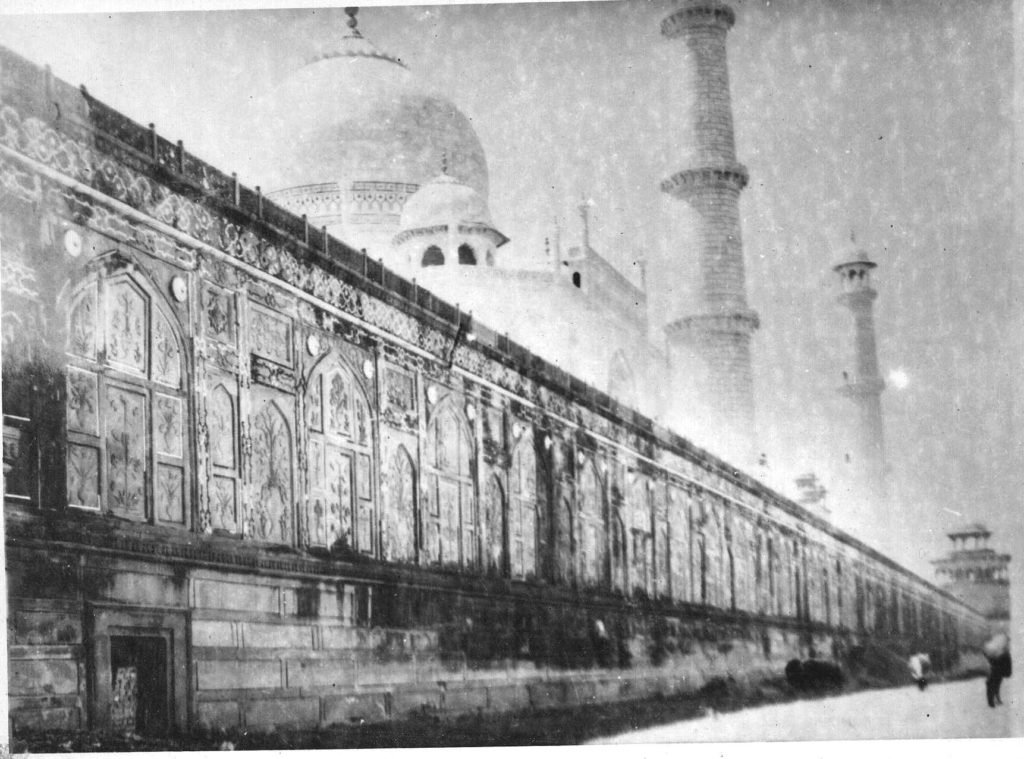 black and white design of taj mahal