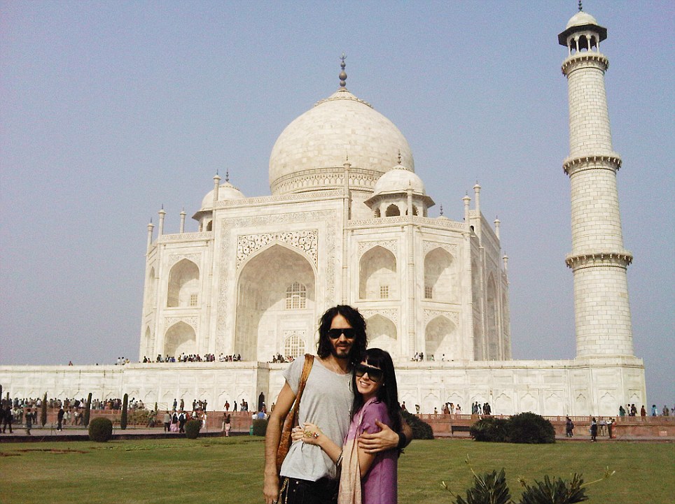russell brand and kate perry at taj mahal